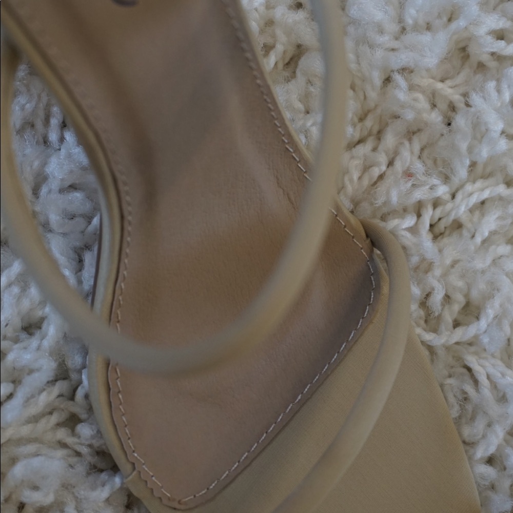 STRAPPY NUDE BLOCK HEEL - Picture 3 of 7